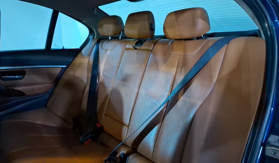 Bmw Serie 3 2.0 330IA LUXURY LINE Sedan 2016