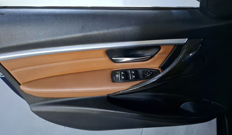 Bmw Serie 3 2.0 330IA LUXURY LINE Sedan 2016