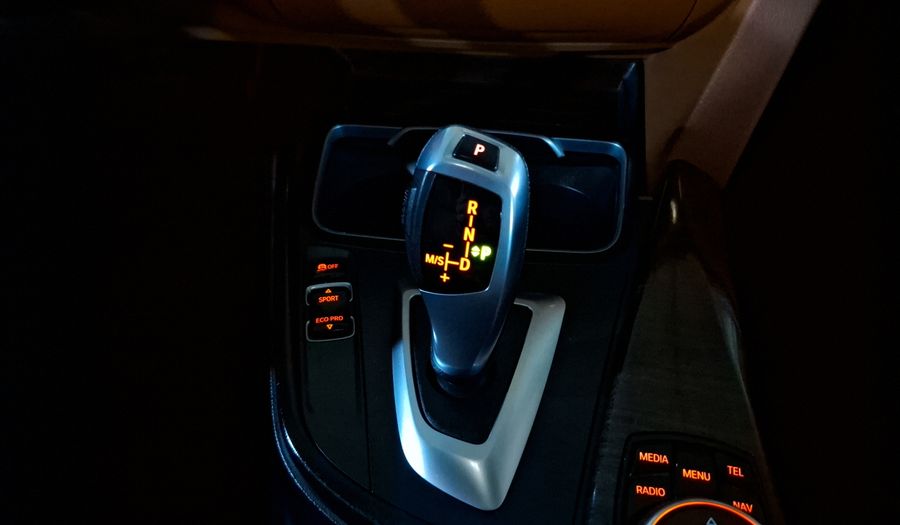 Bmw Serie 3 2.0 330IA LUXURY LINE Sedan 2016