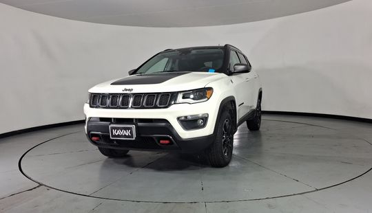2019 • 57,568 km • Automático