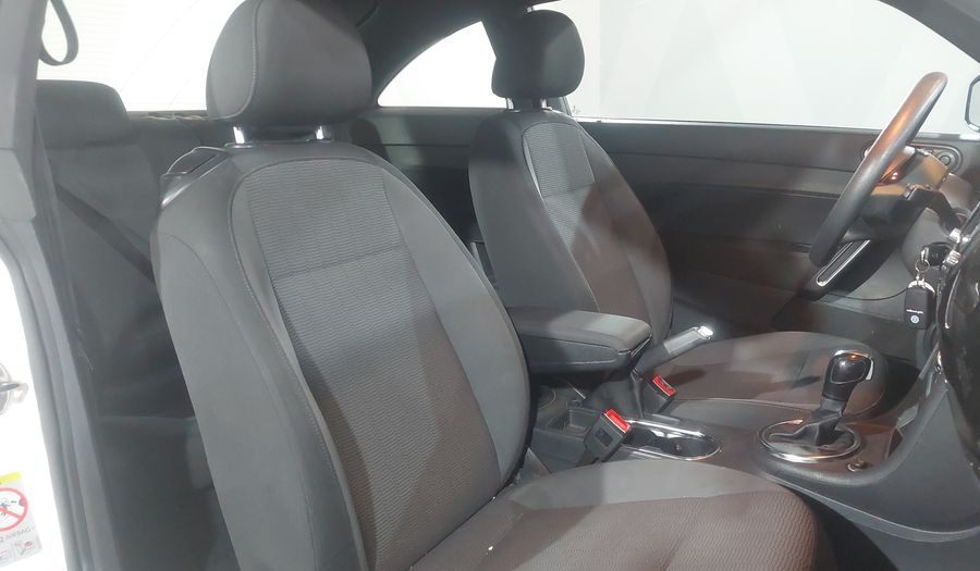 Volkswagen Beetle 2.5 TIPTRONIC Hatchback 2013