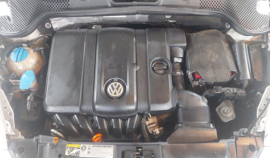 Volkswagen Beetle 2.5 TIPTRONIC Hatchback 2013