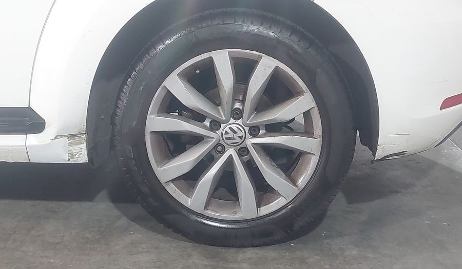 Volkswagen Beetle 2.5 TIPTRONIC Hatchback 2013