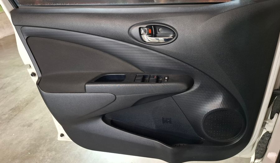 Toyota Etios 1.5 XLS 2016 Hatchback