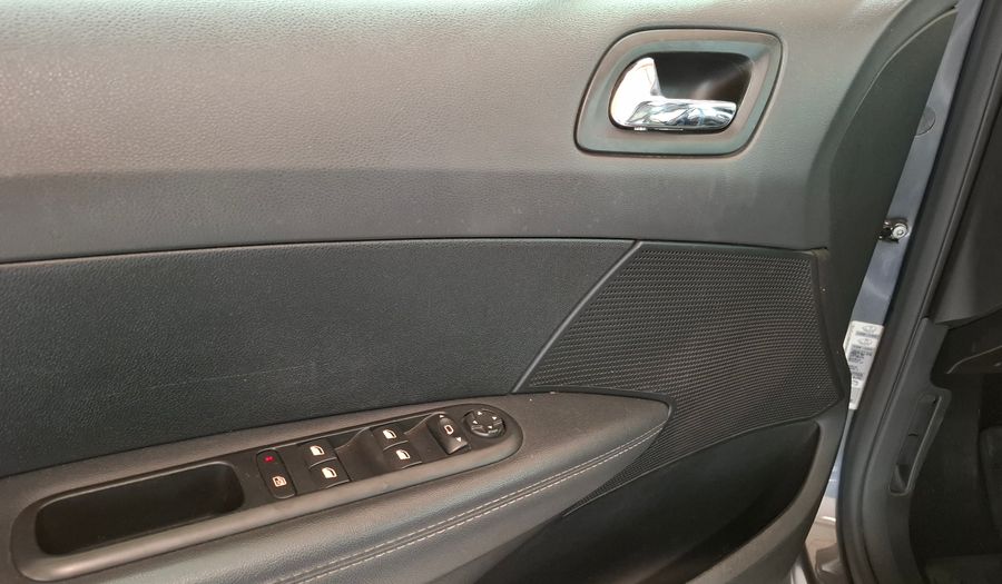Peugeot 408 1.6 THP ALLURE+ Sedan 2017