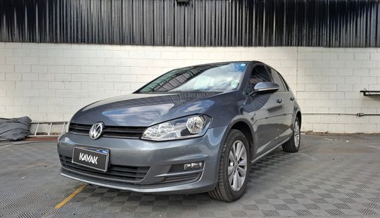 Volkswagen • Golf