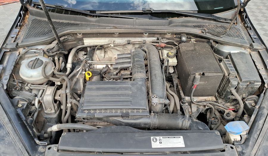 Volkswagen Golf 1.4 TSI COMFORTLINE DSG Hatchback 2017