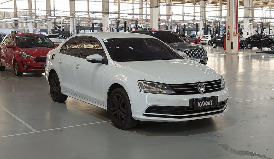 Volkswagen Jetta 2.0 TOTAL FLEX COMFORTLINE TIPTRONIC Sedan 2016