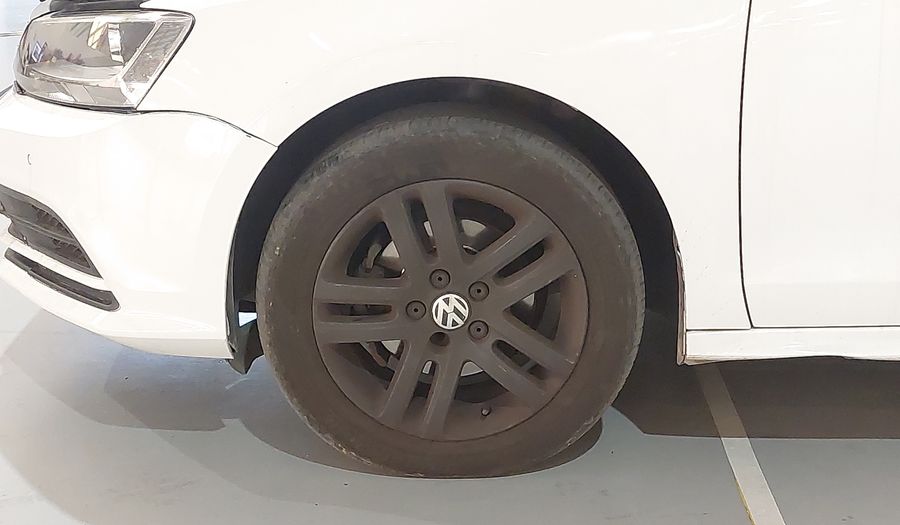 Volkswagen Jetta 2.0 TOTAL FLEX COMFORTLINE TIPTRONIC Sedan 2016