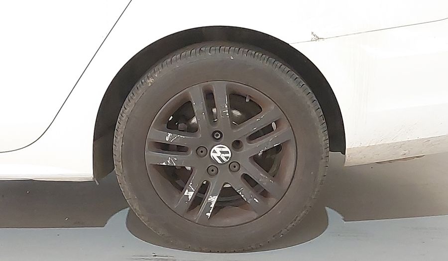 Volkswagen Jetta 2.0 TOTAL FLEX COMFORTLINE TIPTRONIC Sedan 2016