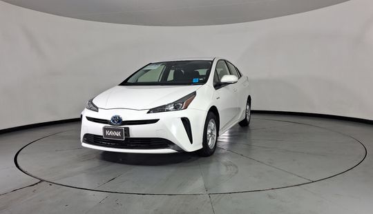 Toyota • Prius