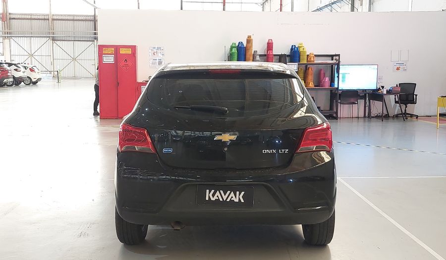 Chevrolet Onix MPFI LTZ Hatchback 2017