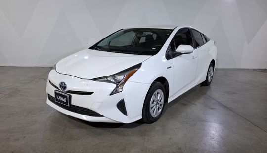 Toyota • Prius