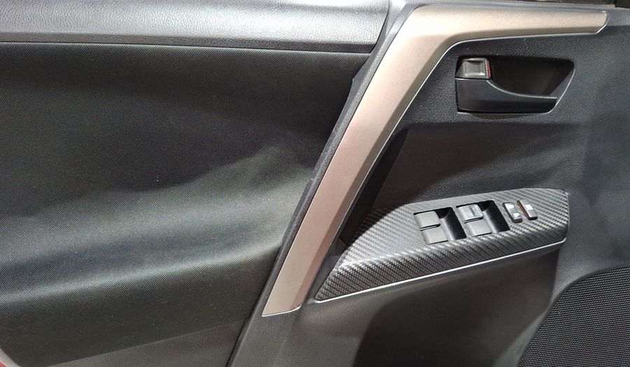 Toyota Rav4 2.5 XLE AT Suv 2013