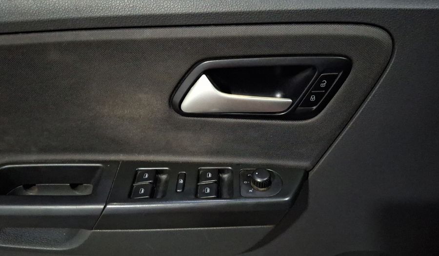 Volkswagen Crossfox 1.6 CROSSFOX BASE MT Hatchback 2013