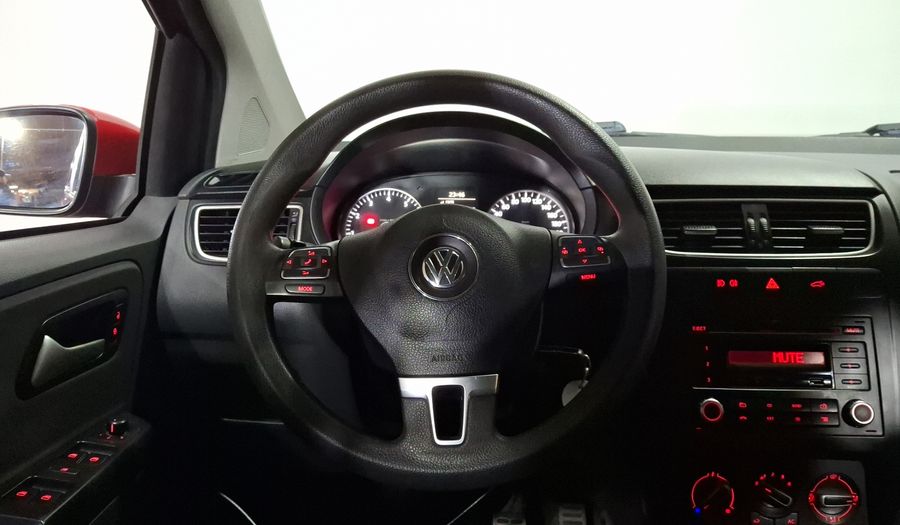 Volkswagen Crossfox 1.6 CROSSFOX BASE MT Hatchback 2013