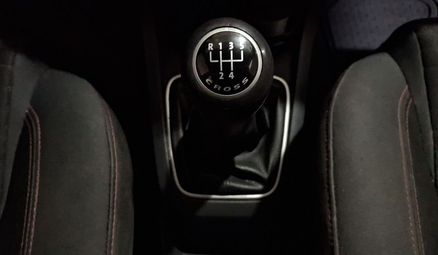 Volkswagen Crossfox 1.6 CROSSFOX BASE MT Hatchback 2013