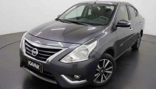 Nissan • Versa