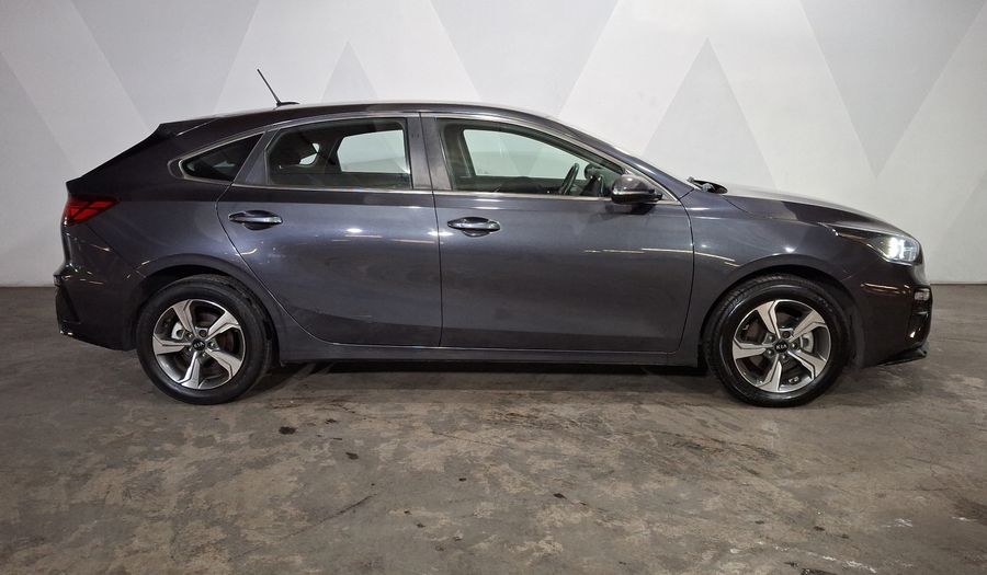 Kia Forte 2.0 EX IVT Hatchback 2020