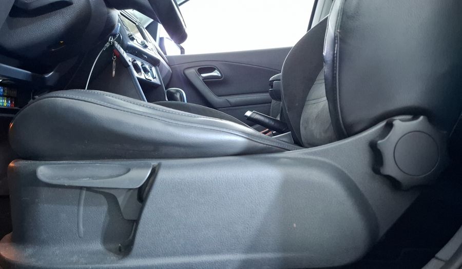 Volkswagen Polo 1.2 HIGHLINE DSG Hatchback 2013