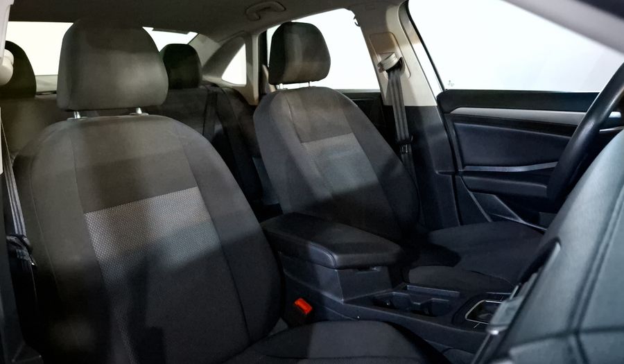 Volkswagen Jetta 1.4 TRENDLINE AUTO Sedan 2021