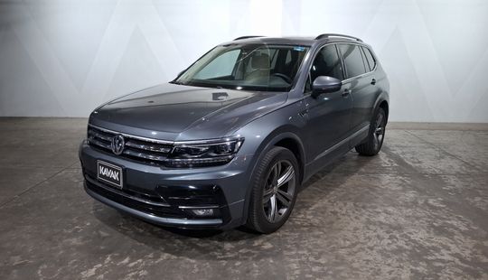 2020 • 70,037 km • Automático
