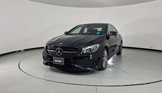 Mercedes Benz • Clase CLA