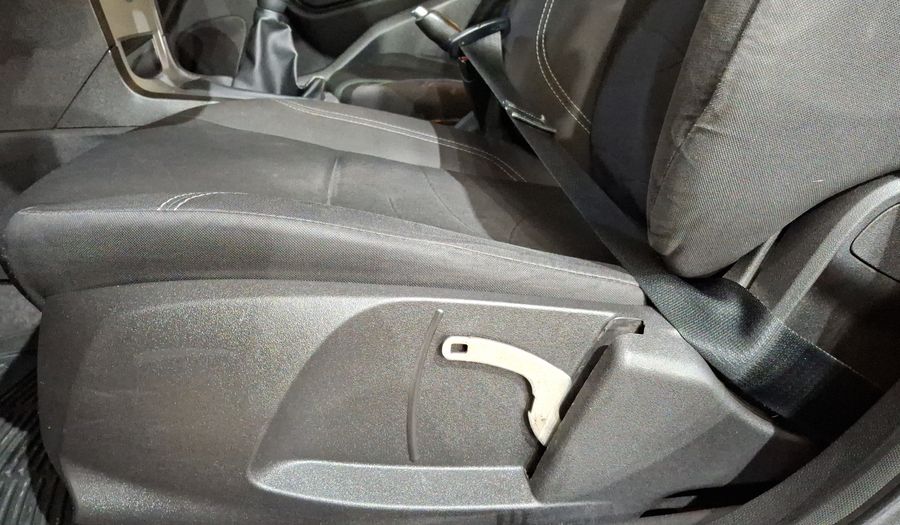 Ford Fiesta 1.6 SE MT Sedan 2016