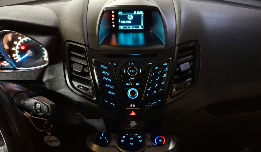 Ford Fiesta 1.6 SE MT Sedan 2016