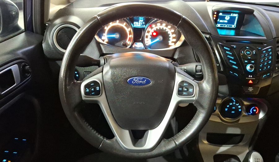 Ford Fiesta 1.6 SE MT Sedan 2016