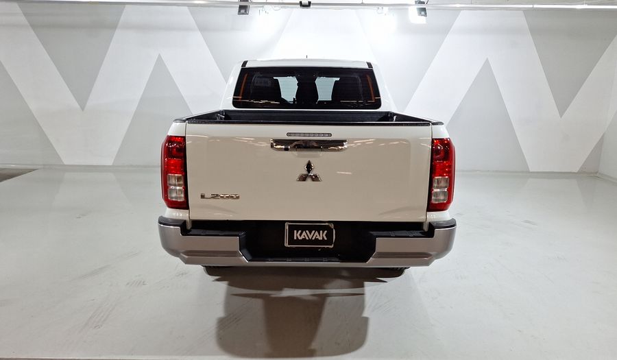 Mitsubishi L200 2.4 GLX GASOLINA Pickup 2025