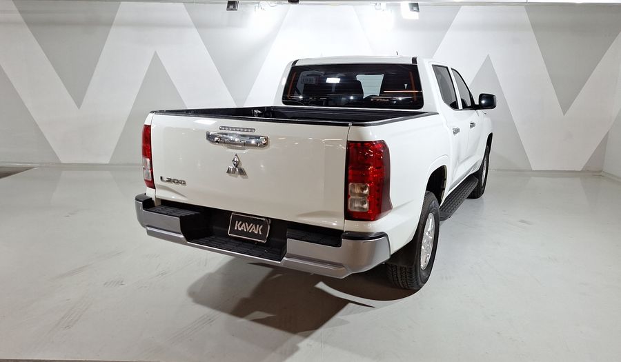 Mitsubishi L200 2.4 GLX GASOLINA Pickup 2025