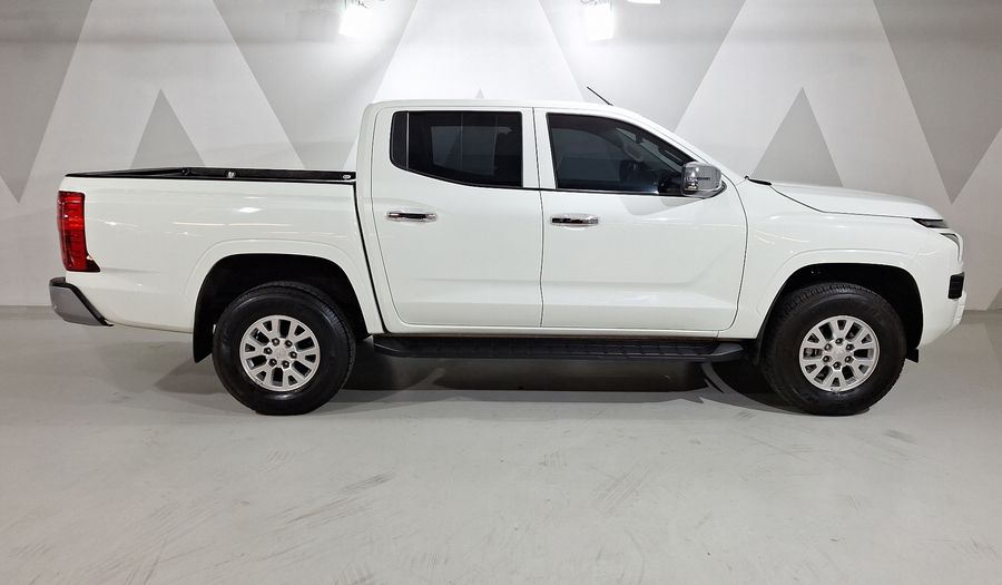 Mitsubishi L200 2.4 GLX GASOLINA Pickup 2025