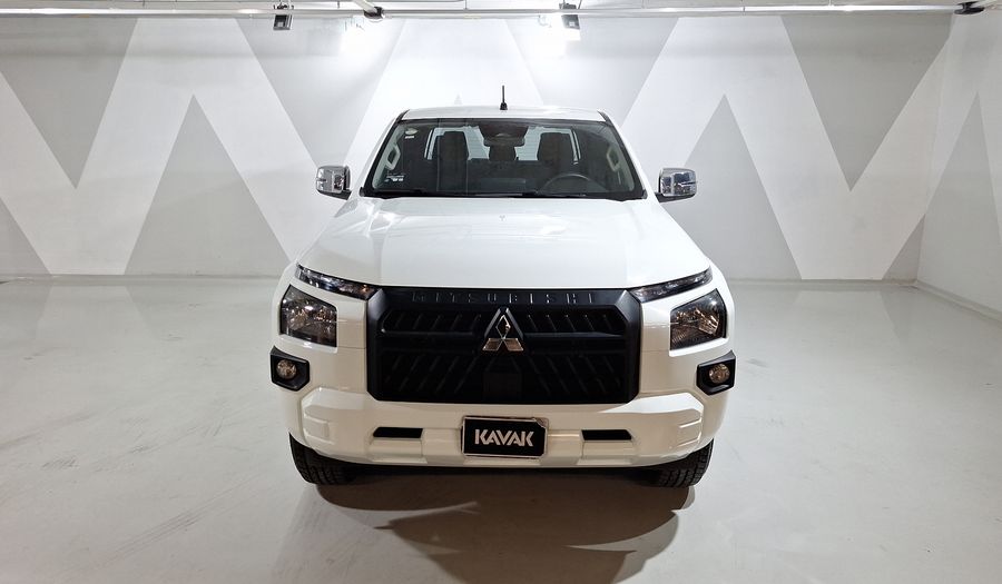 Mitsubishi L200 2.4 GLX GASOLINA Pickup 2025