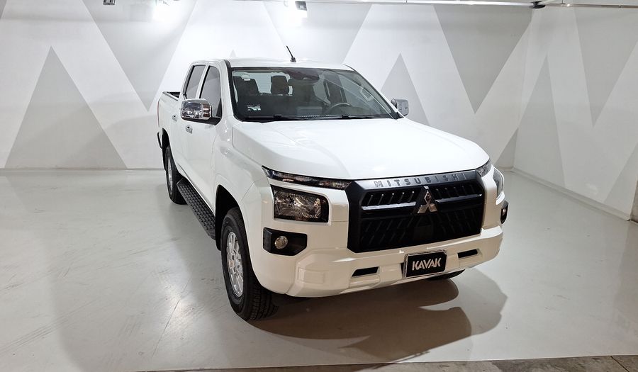 Mitsubishi L200 2.4 GLX GASOLINA Pickup 2025