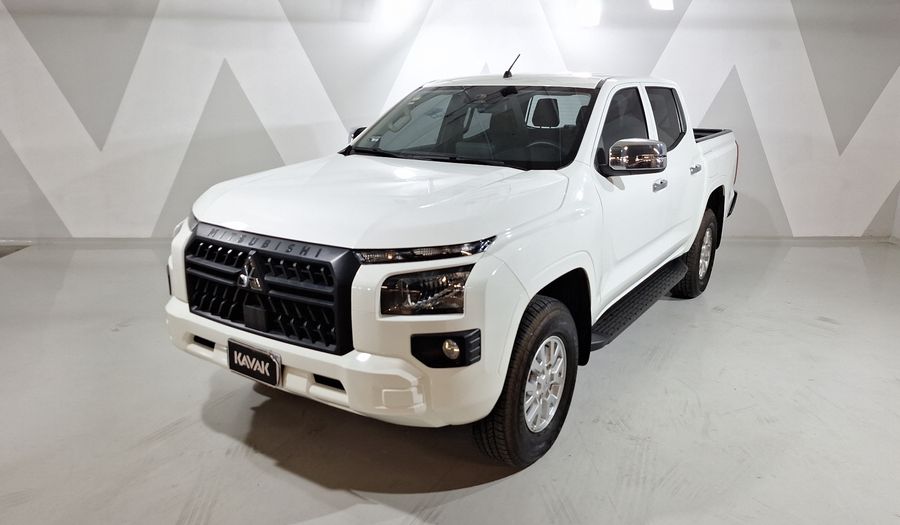 Mitsubishi L200 2.4 GLX GASOLINA Pickup 2025