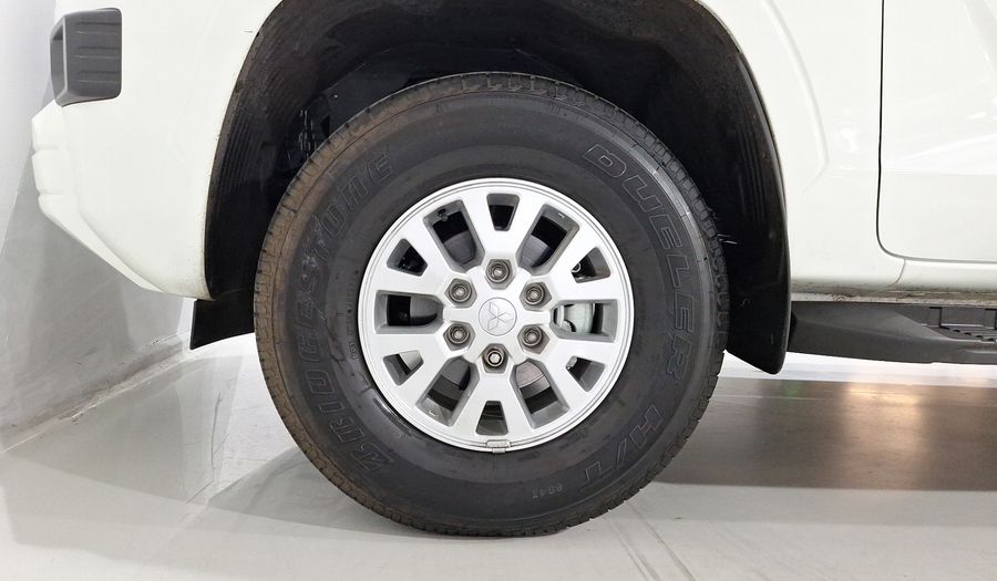 Mitsubishi L200 2.4 GLX GASOLINA Pickup 2025