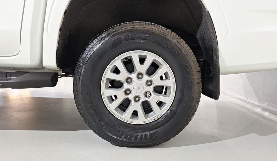 Mitsubishi L200 2.4 GLX GASOLINA Pickup 2025