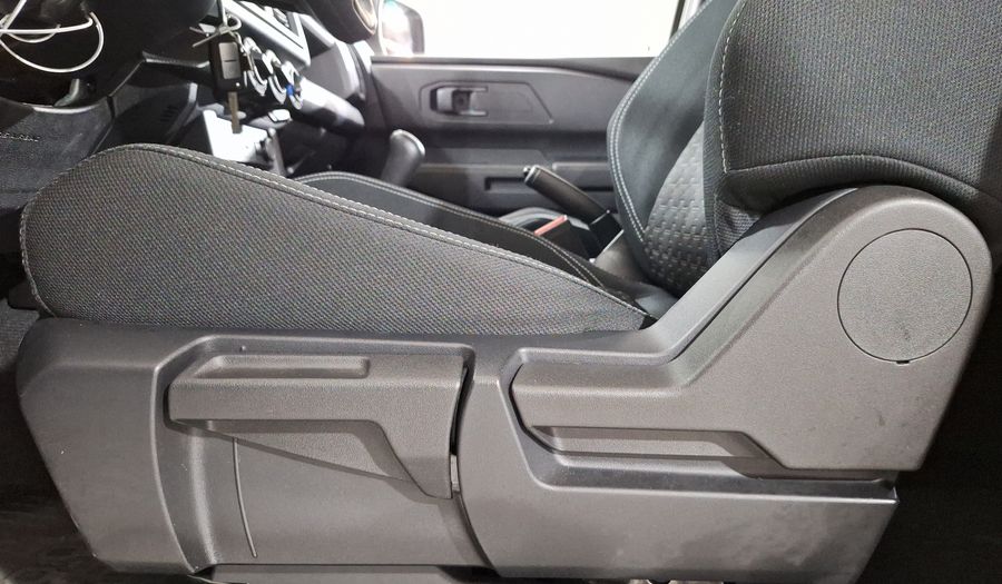 Mitsubishi L200 2.4 GLX GASOLINA Pickup 2025