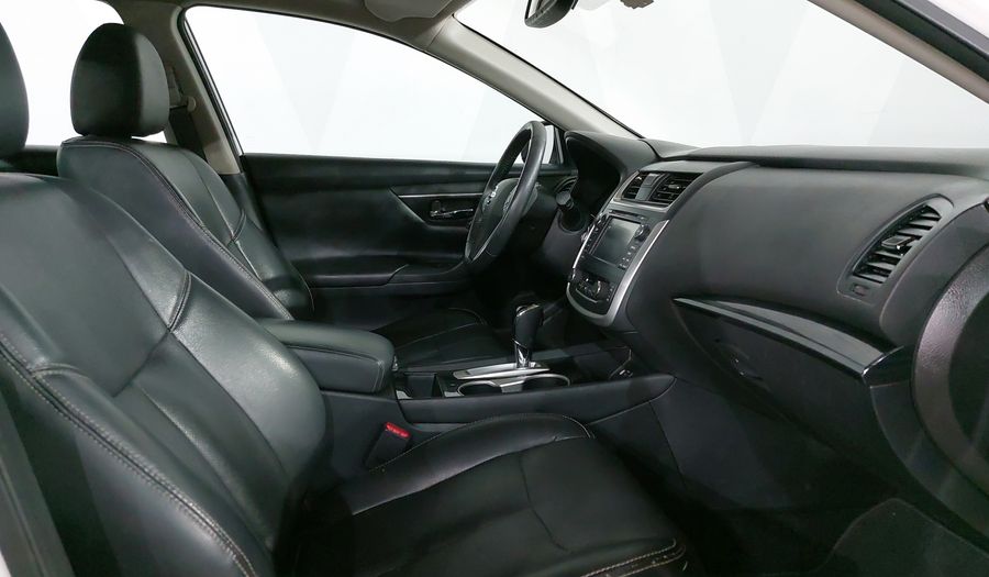 Nissan Altima 2.5 ADVANCE NAVI CVT Sedan 2017