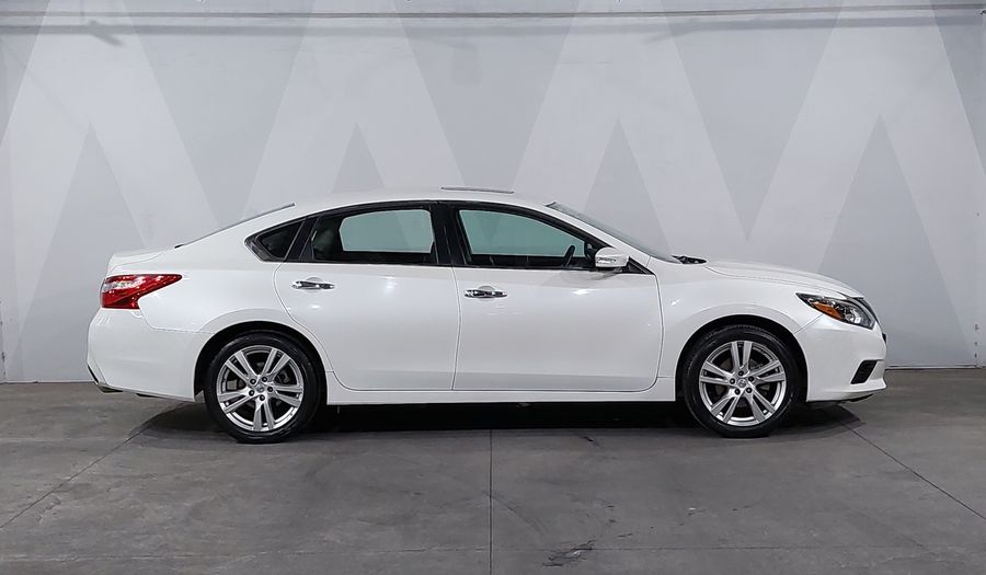 Nissan Altima 2.5 ADVANCE NAVI CVT Sedan 2017