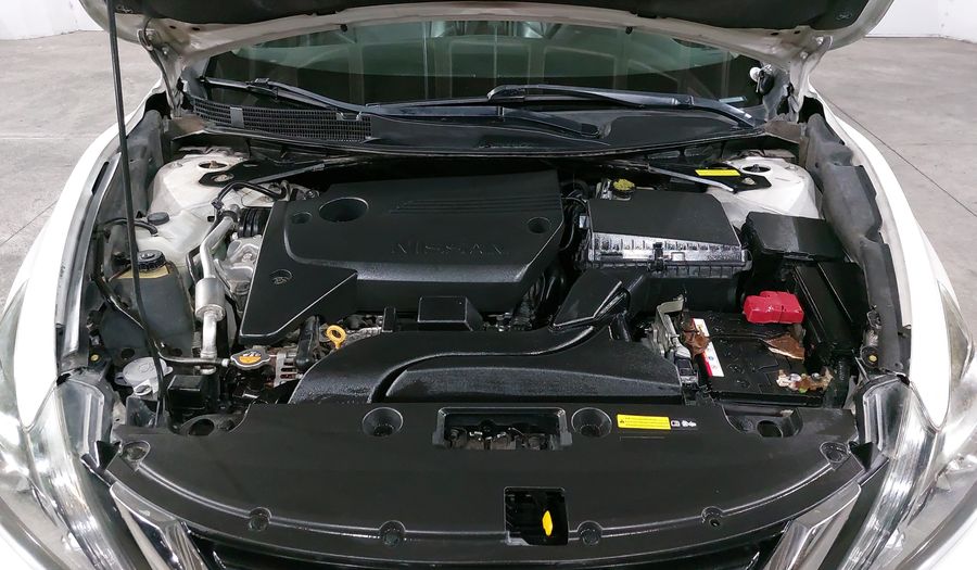 Nissan Altima 2.5 ADVANCE NAVI CVT Sedan 2017