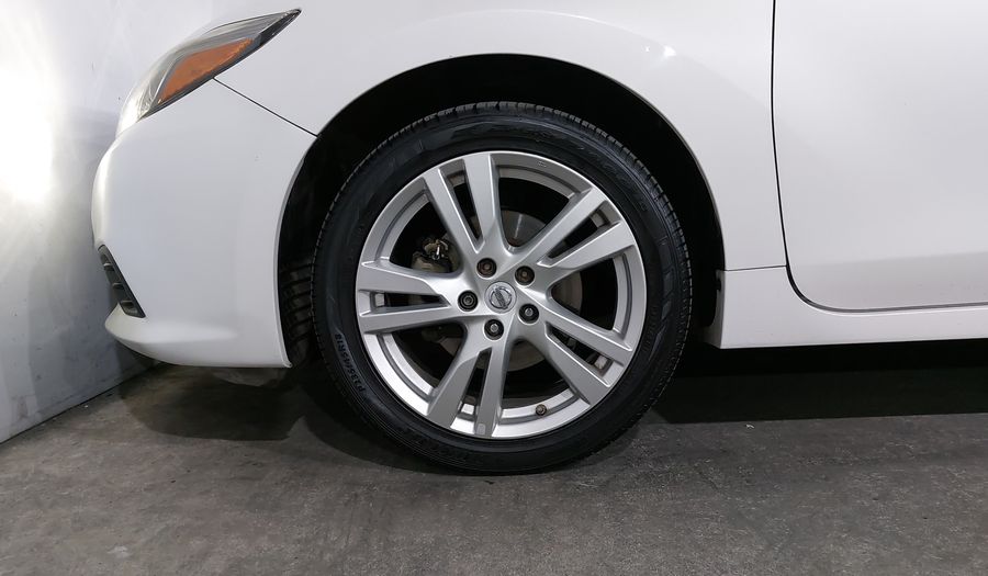 Nissan Altima 2.5 ADVANCE NAVI CVT Sedan 2017