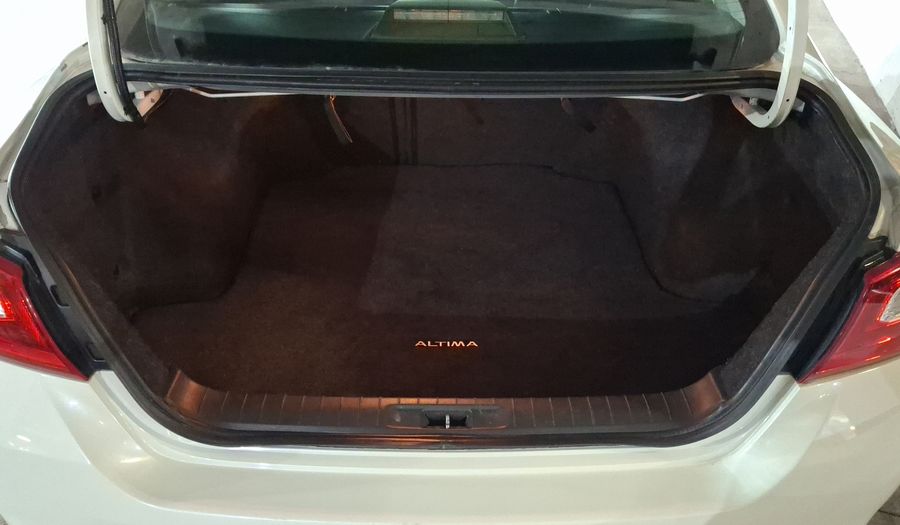 Nissan Altima 2.5 ADVANCE NAVI CVT Sedan 2017