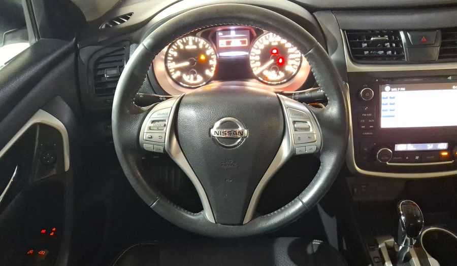 Nissan Altima 2.5 ADVANCE NAVI CVT Sedan 2017