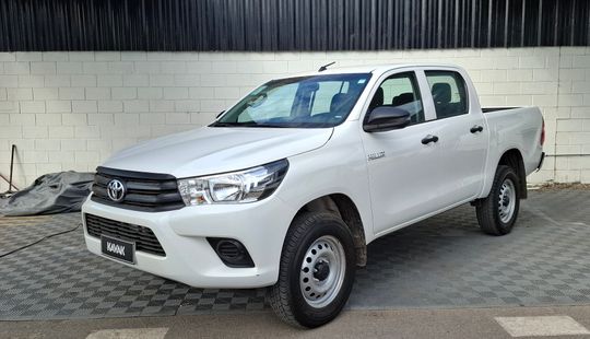 Toyota • Hilux