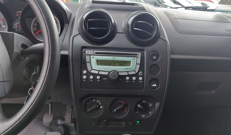 Ford Fiesta 1.6 EDGE PLUS Sedan 2013