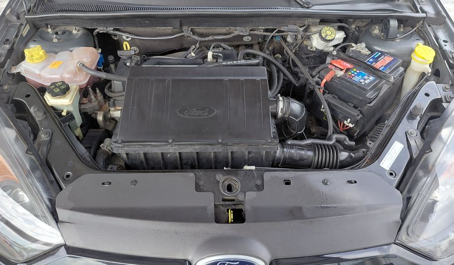 Ford Fiesta 1.6 EDGE PLUS Sedan 2013