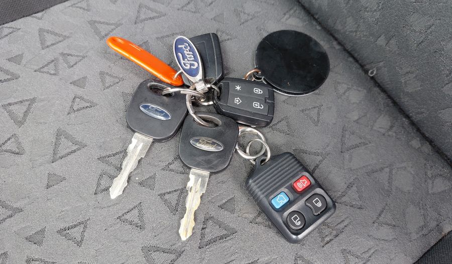 Ford Fiesta 1.6 EDGE PLUS Sedan 2013