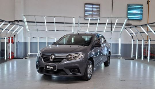 Renault • Logan